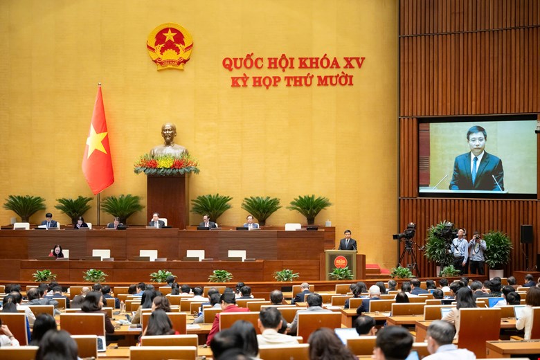 Bộ trưởng Nguyễn Văn Thắng trình bày báo cáo giải trình, tiếp thu ý kiến đại biểu Quốc hội về dự thảo Luật Thuế thu nhập cá nhân (sửa đổi) - ảnh: QH