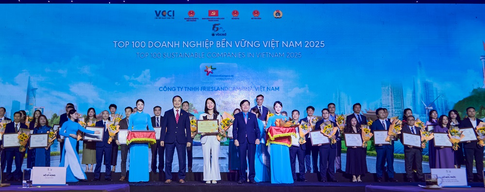 FrieslandCampina Việt Nam được vinh danh tại CSI 2025, ghi nhận những nỗ lực phát triển bền vững bền bỉ nhiều năm qua - Ảnh: FCV