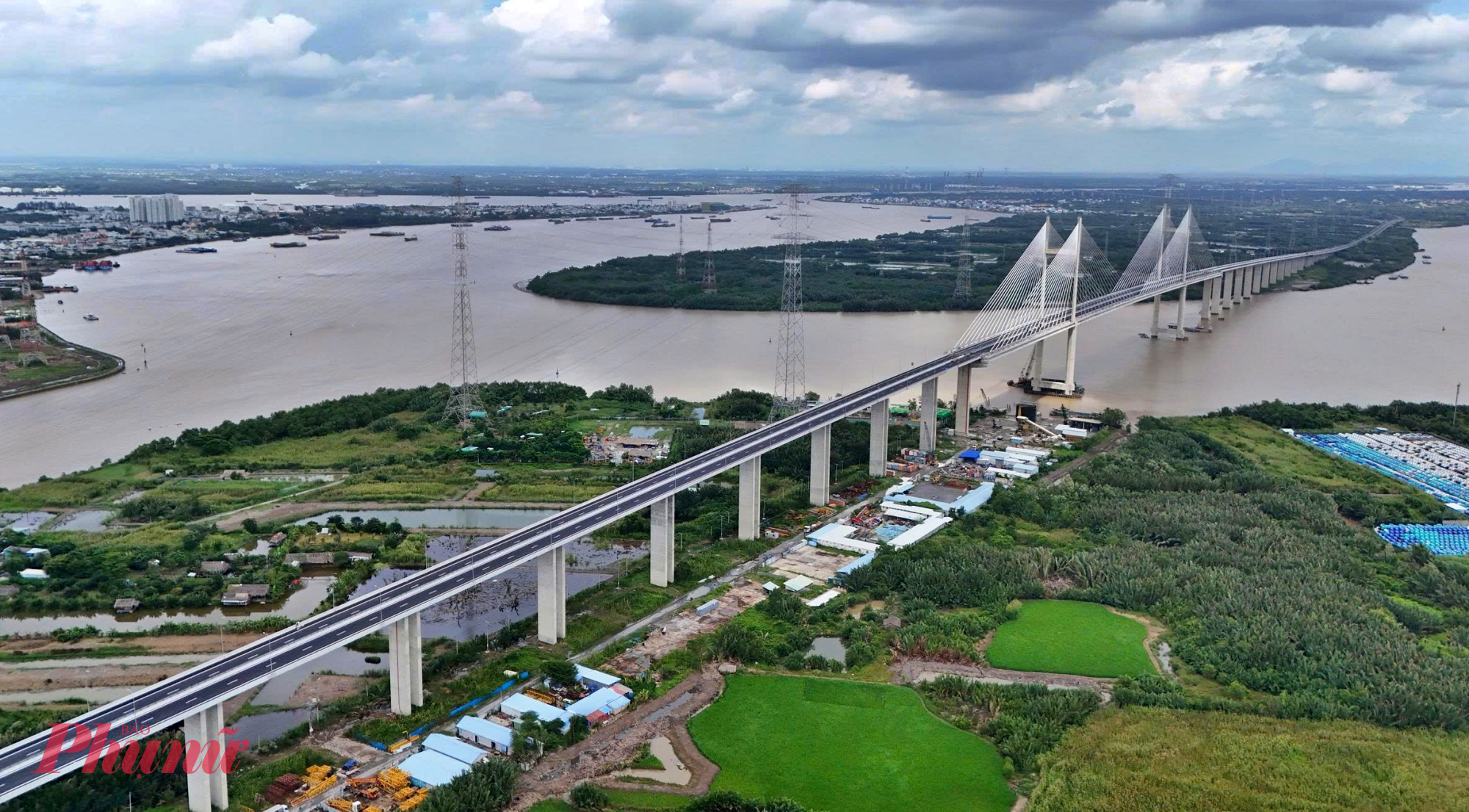 Cầu Bình Khánh trên cao tốc Bến Lức - Long Thành sẽ thông xe ngày 19/12 tới - Ảnh: TQ