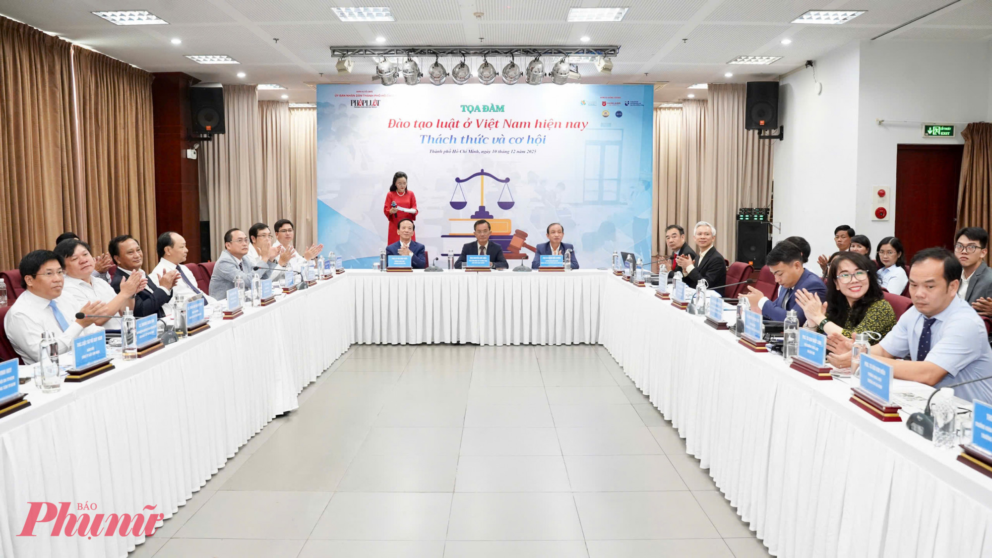 Chuyên gia đến từ các trường đại học, các công ty luật, cơ quan sử dụng nhân sự ngành luật... 