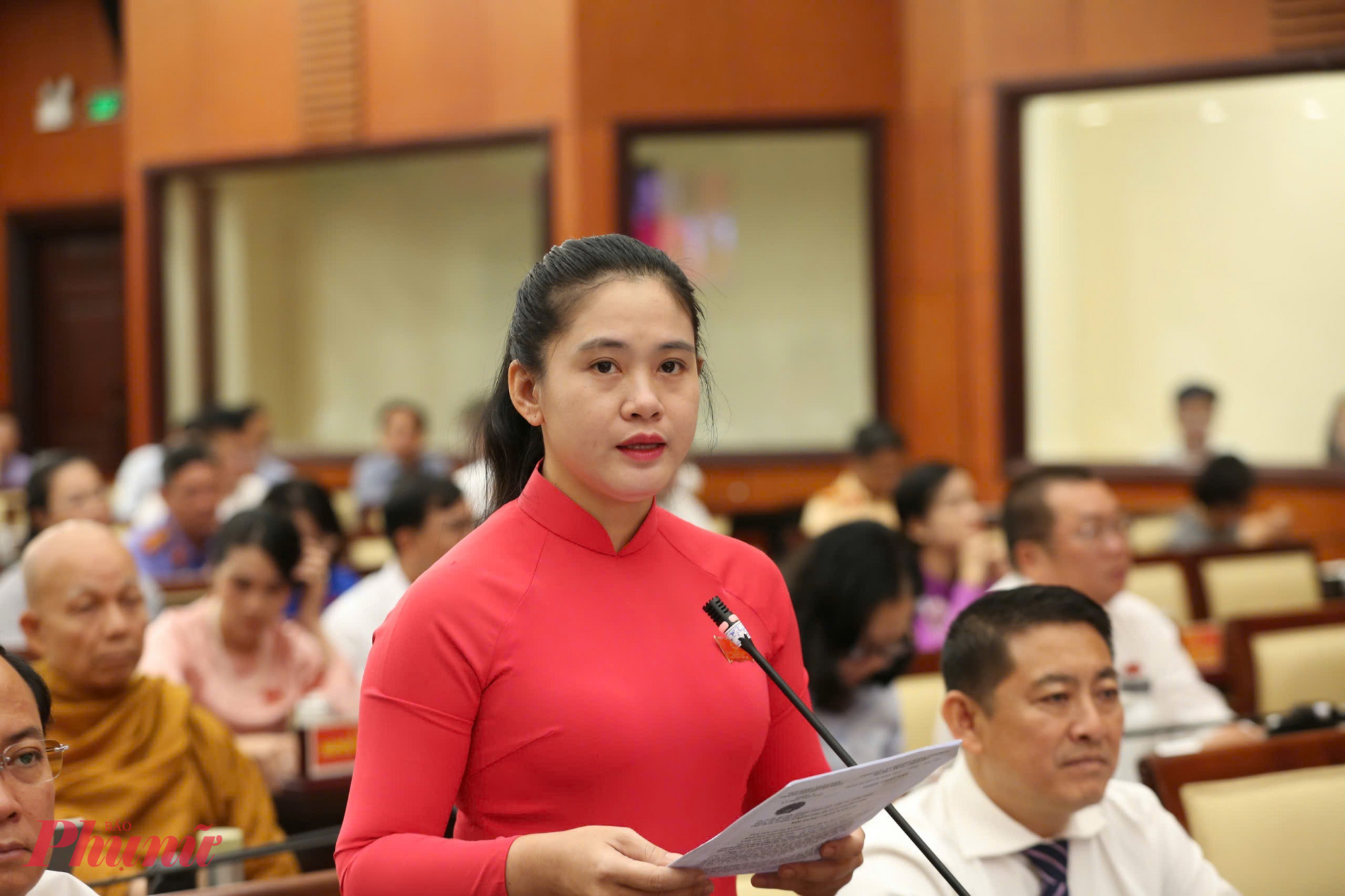 'Đau đầu' với bếp ăn online Giám đốc Sở An toàn thực phẩm nhận 8 ý kiến chất vấn từ đại biểu - Ảnh: Phùng Huy