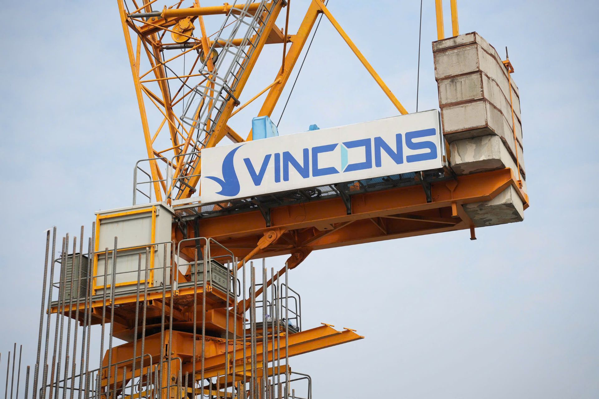 VinCons đặt mục tiêu trở thành tổng thầu xây dựng hiện đại, quy mô và chuyên nghiệp hàng đầu Việt Nam, đồng thời từng bước khẳng định vị thế ngang tầm với các doanh nghiệp xây dựng hàng đầu châu Á