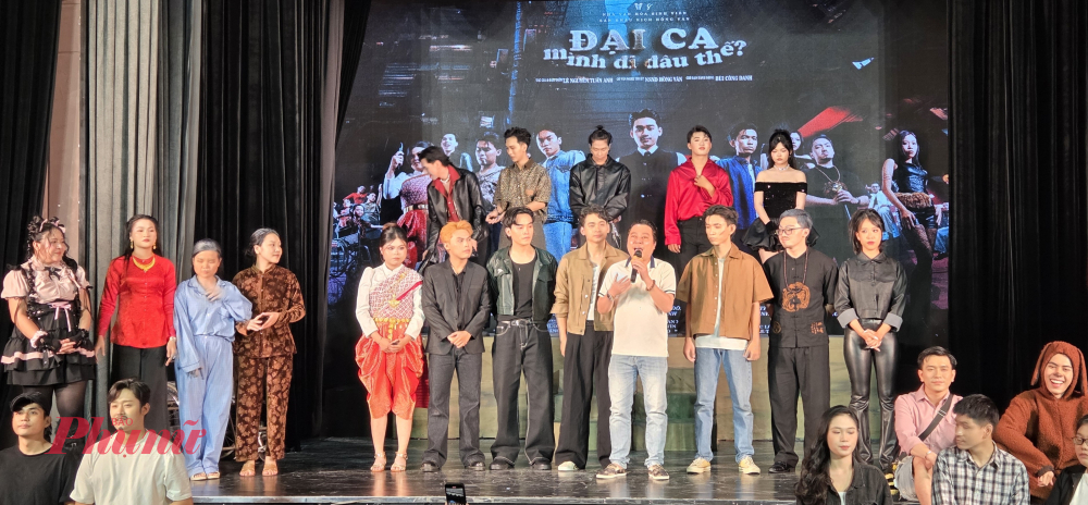 Đạo diễn Lê Nguyễn Tuấn Anh cũng giảng dạy tại lớp Diễn viên nâng cao 7