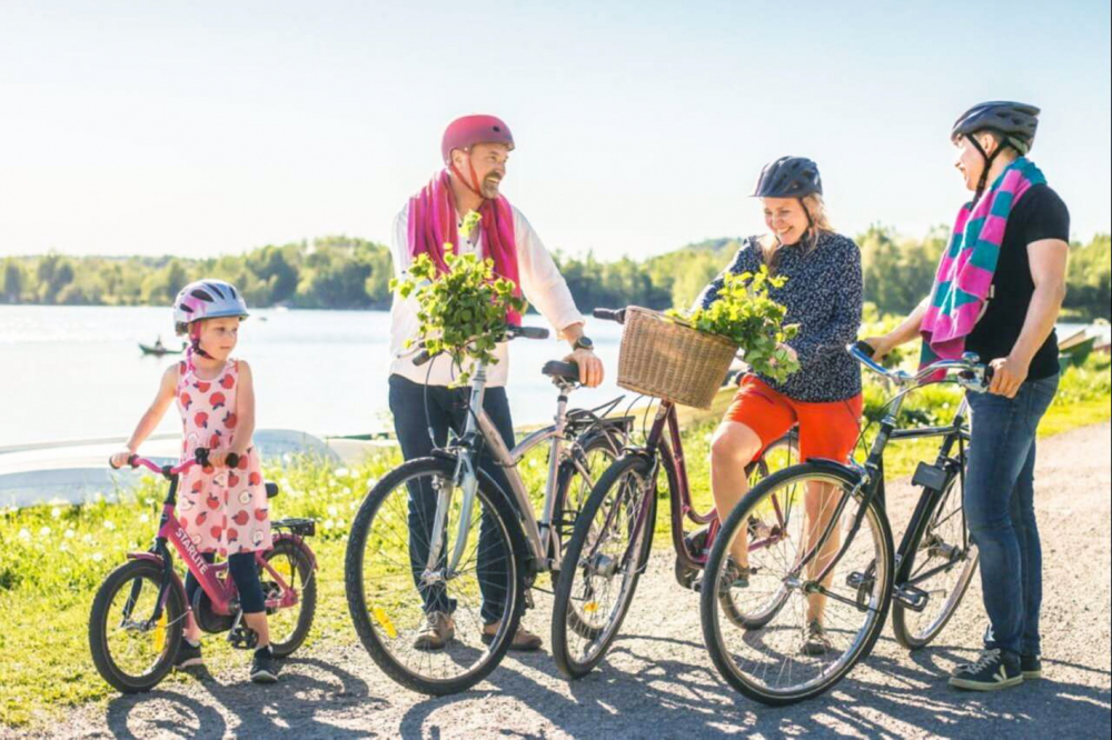 Bí quyết ngắt kết nối ảo, tạo kết nối thật ở quốc gia hạnh phúc nhất thế giới Những hoạt động ngoài trời bên bạn bè, người thân luôn được coi trọng ở Phần Lan - Ảnh do nhân vật cung cấp