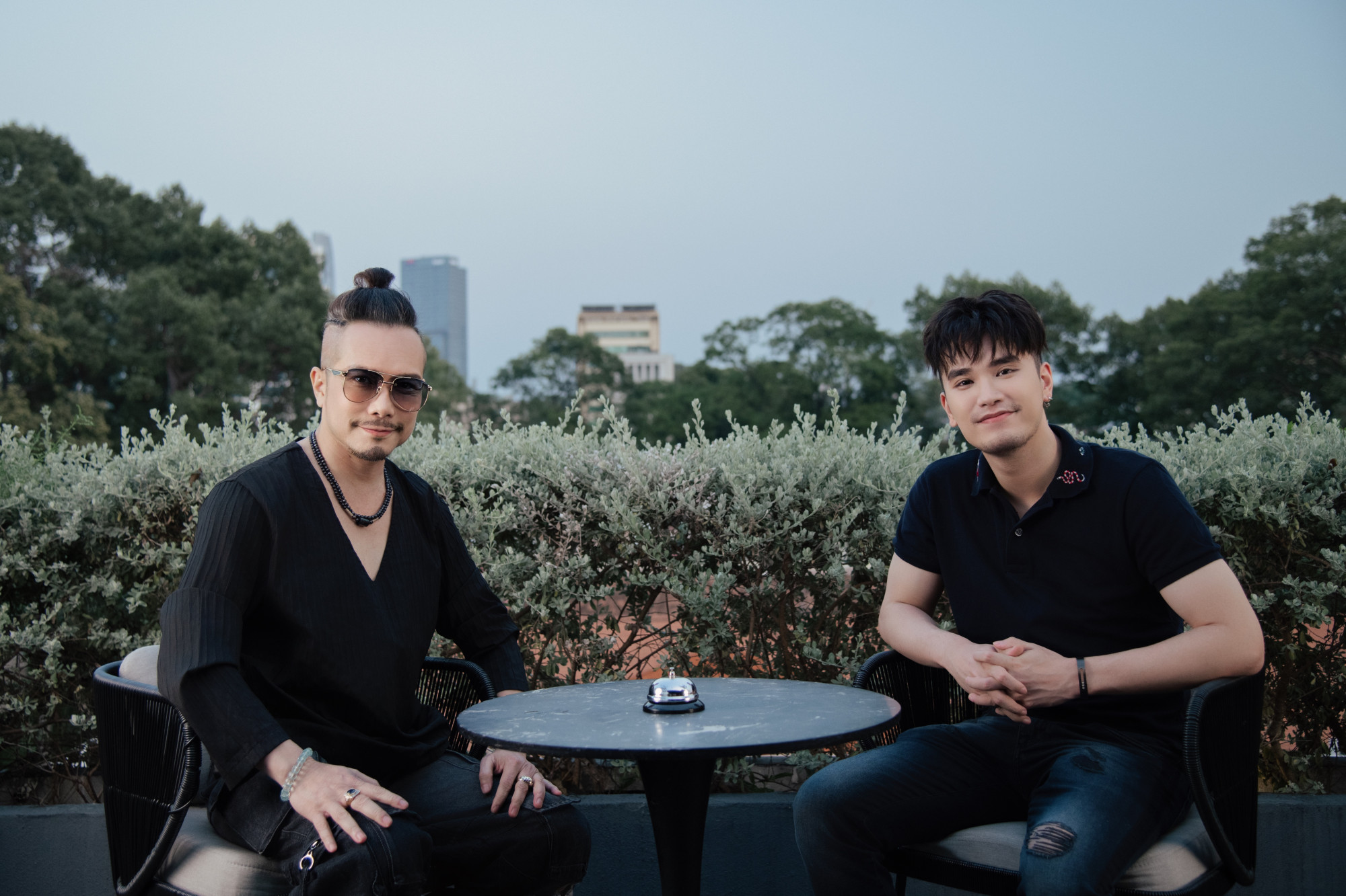 Jimmii Nguyễn và Khắc Hưng - khách mời trong show Du ca sắp tới của anh