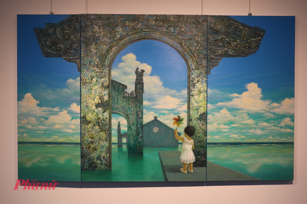 Tác phẩm acrylic trên toan và giấy Dó - Ảnh: Phương Nhã