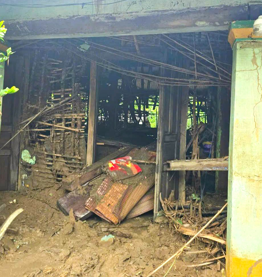 Ngôi nhà khu vực phía đông tỉnh Đắk Lắk bị đổ, hư hỏng do thiên tai- Ảnh: LK