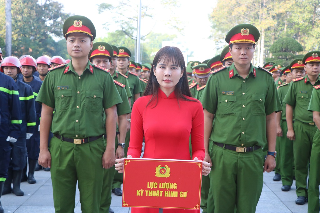 Lực lượngLực lượng kỹ thuật hình sự Công an TPHCM tại lễ ra quân - Ảnh: Minh Mẫn