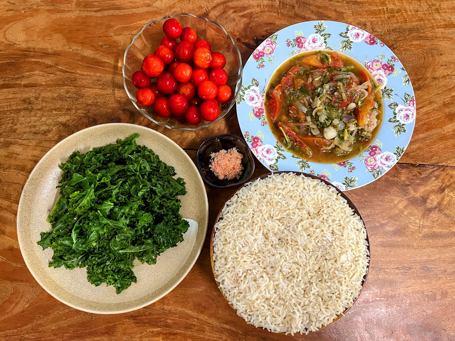 Gạo nấu cơm của nhà tôi được mua từ đơn vị canh tác bền vững, theo mô hình người tiêu dùng trả tiền trước, mua sổ gạo để nông dân có chi phí chuẩn bị giống, nguyên liệu…