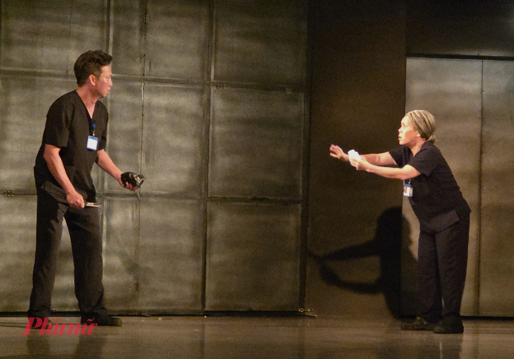 Lê Nam và Việt Hương có sự kết hợp thú vị trong Ngăn lạnh số 44.