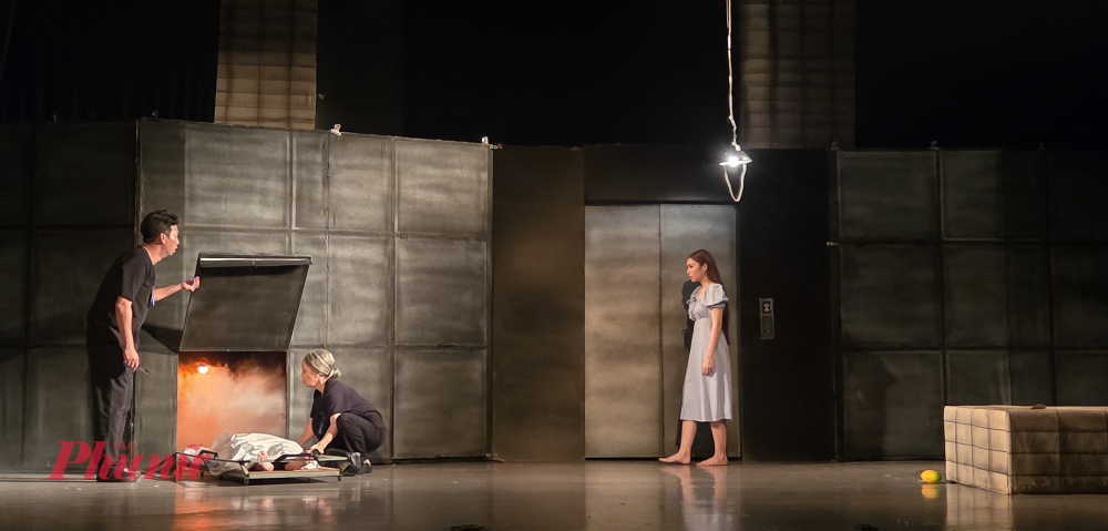 Sân khấu TPHCM không thiếu các vở diễn đề tài kinh dị nhưng chọn bối cảnh chính là nhà xác thì hiếm.