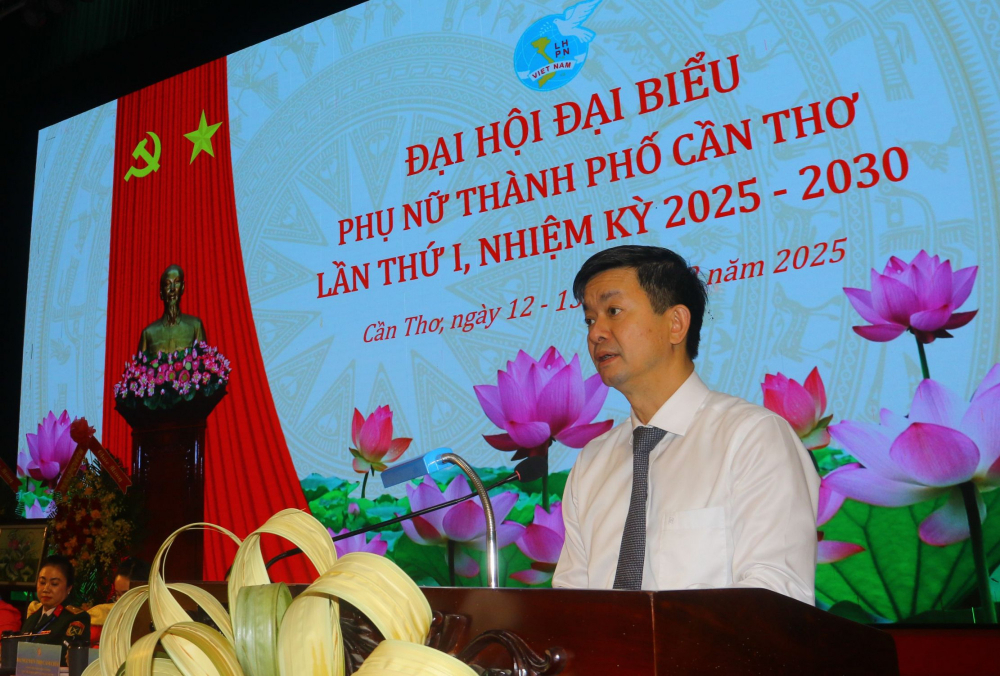 Ông Lê Quang Tùng - Ủy viên Trung ương Đảng, Bí thư Thành ủy Cần Thơ - phát biểu. Ảnh: Cao Oanh