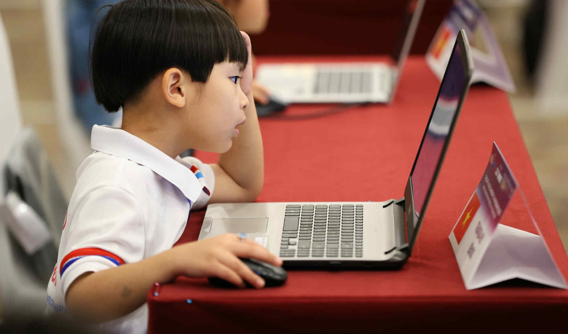 Thí sinh nhí đội tuyển Siêu trí nhớ Việt Nam tham gia cuộc thi