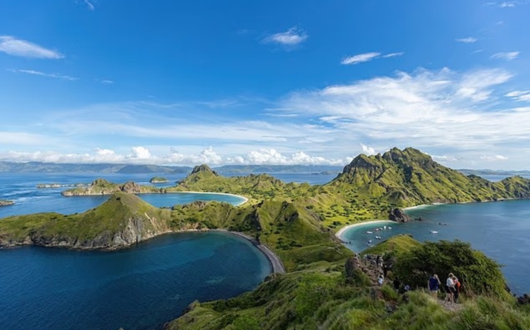 Indonesia sở hữu khung cảnh thiên nhiên hùng vĩ - Ảnh: Canva