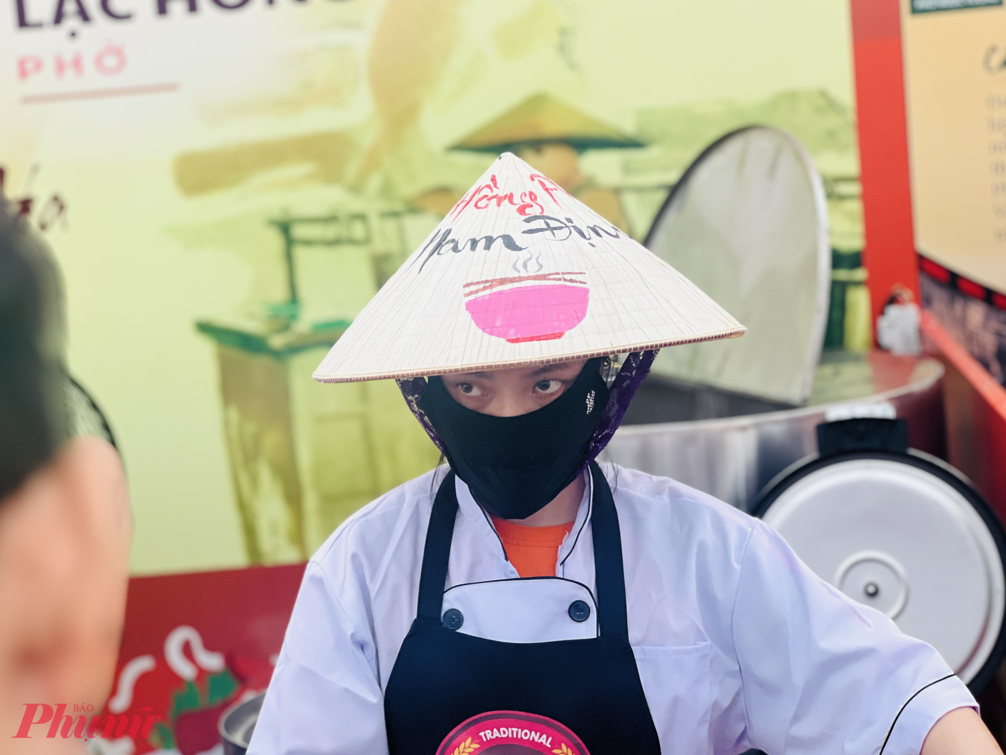 Chị Cồ Thị Hiền - nghệ nhân nấu phở Nam Định tại Ngày của Phở.