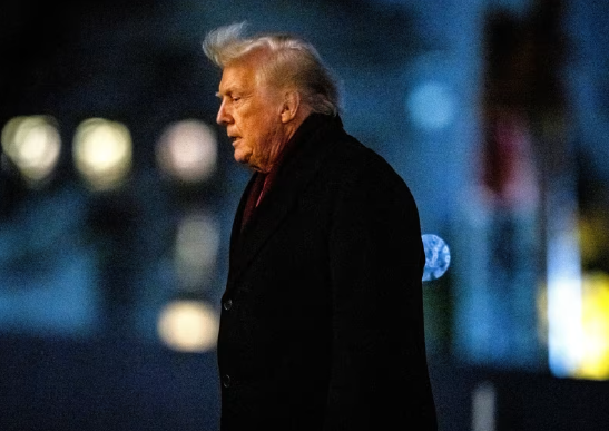 Trump bị nhóm bảo tồn kiện về dự án phòng khiêu vũ Nhà Trắng trị giá 300 triệu USD