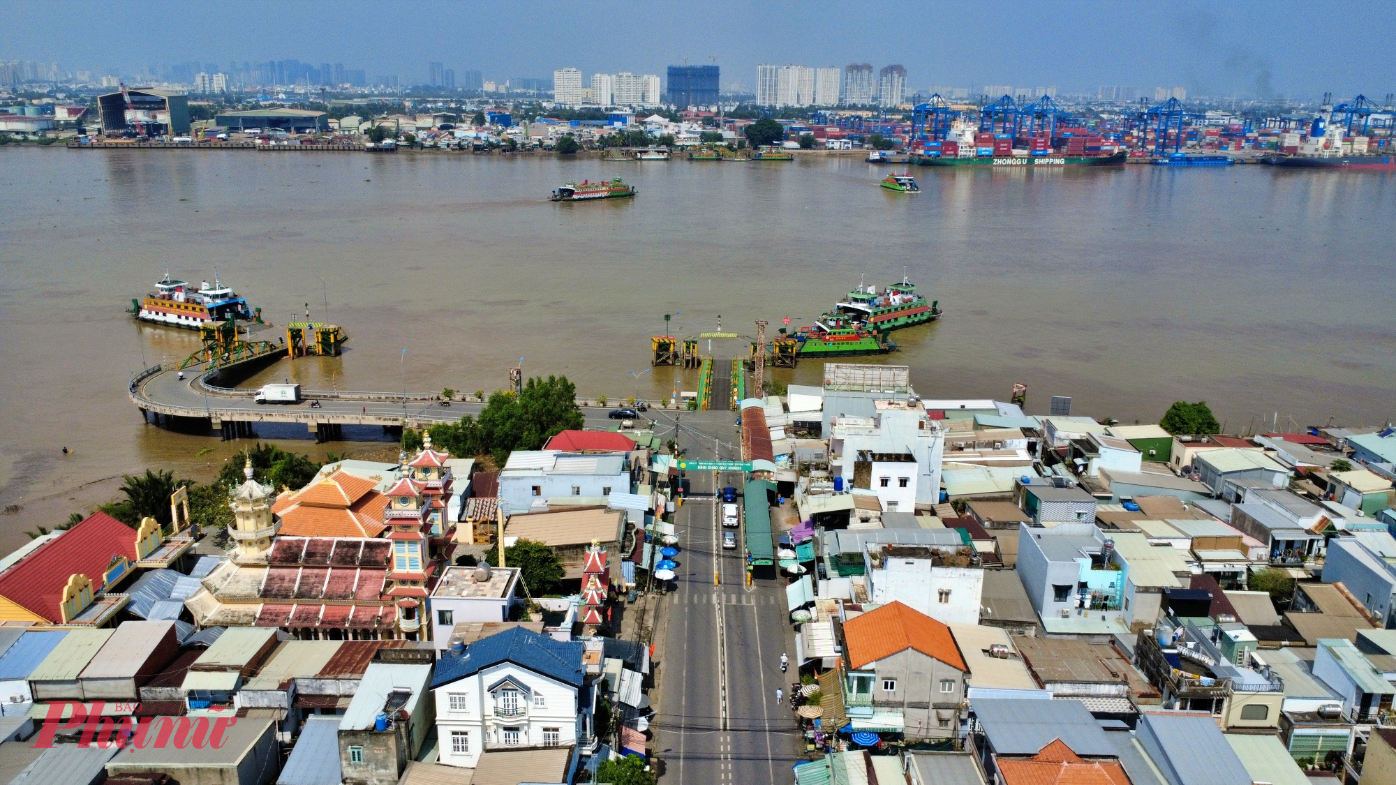 Những cảnh chờ đợi mòn mỏi ấy có thể sắp lùi vào dĩ vãng, khi TP.HCM và Đồng Nai vừa thống nhất cơ quan có thẩm quyền triển khai dự án Cầu Cát Lái theo phương thức đối tác công tư (PPP). 