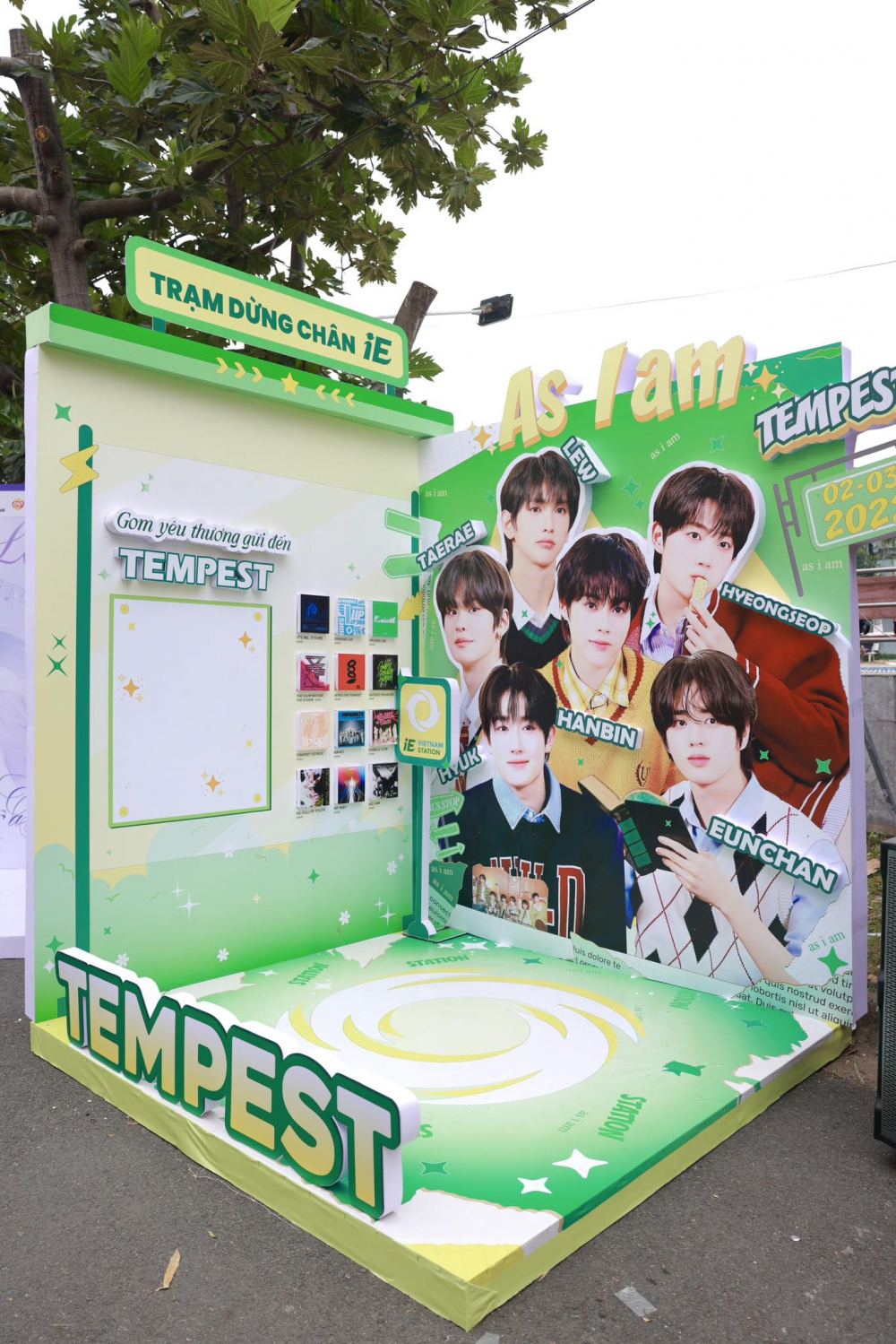 Booth check-in của fan h