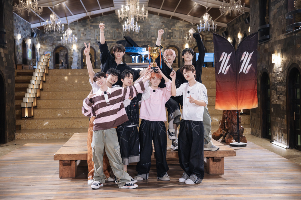 Tại tập 11, 8 tân binh có một buổi dã ngoại vui vẻ, có thể tạm quên đi phòng tập, cùng nhau tham gia các trò chơi, hoạt động gắn kết.