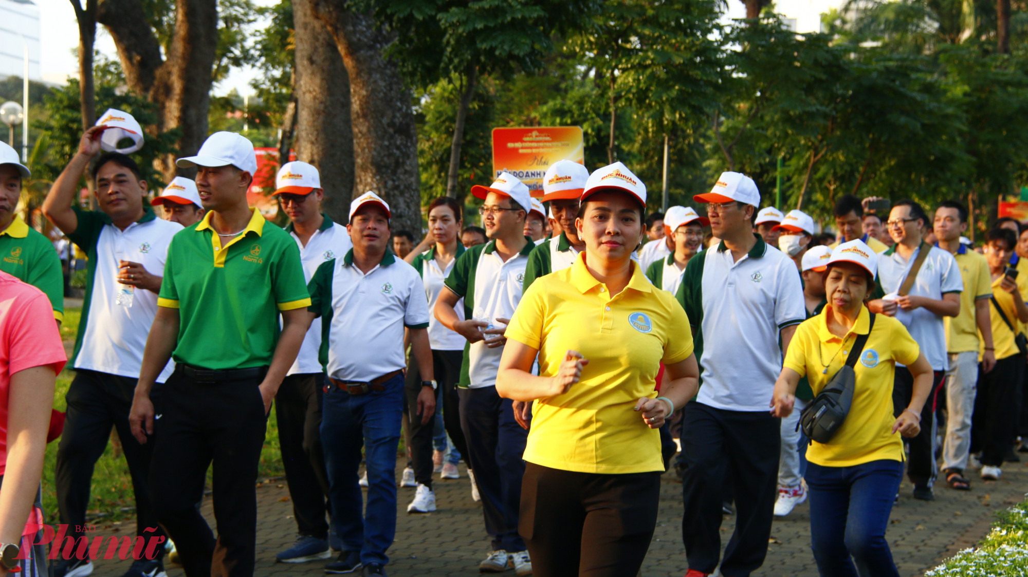 Mỗi bước đi đều thể hiện sự gắn kết, sẻ chia