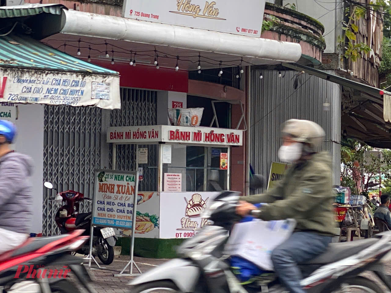 Cơ quan chức năng phát hiện hàng loạt vi phạm tại các cơ sở bánh mì Hồng Vân.