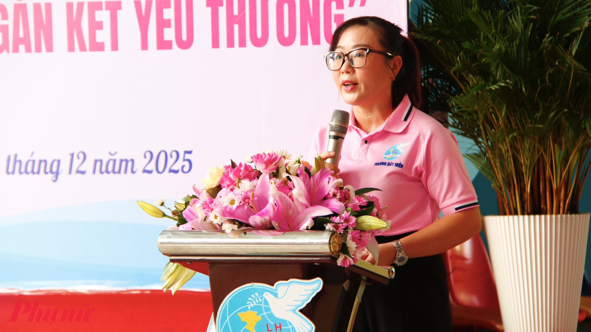 Bà Trương Thị Hương – Phó chủ tịch Ủy ban MTTQ Việt Nam phường, Chủ tịch Hội LHPN phường Bảy Hiền – cho biết, trong những năm qua, hội viên phụ nữ có đạo trên địa bàn phường luôn phát huy vai trò tích cực trong các phong trào thi đua và hoạt động Hội. Các dì, các chị không ngừng vun đắp tinh thần đoàn kết, nhân ái, sống “tốt đời – đẹp đạo”, tích cực tham gia các mô hình, phong trào như “Xây dựng người phụ nữ Việt Nam thời đại mới”, cuộc vận động “Xây dựng gia đình 5 không, 3 sạch”, góp phần xây dựng địa phương gần dân, sát dân, văn minh, hiện đại, nghĩa tình. Theo bà Trương Thị Hương, ngày hội này không chỉ là dịp để giao lưu, gắn kết, mà còn thể hiện sự quan tâm, chăm lo của Hội đối với hội viên phụ nữ có đạo có hoàn cảnh khó khăn, giúp các chị em thêm ấm áp, an vui trong mùa lễ. 