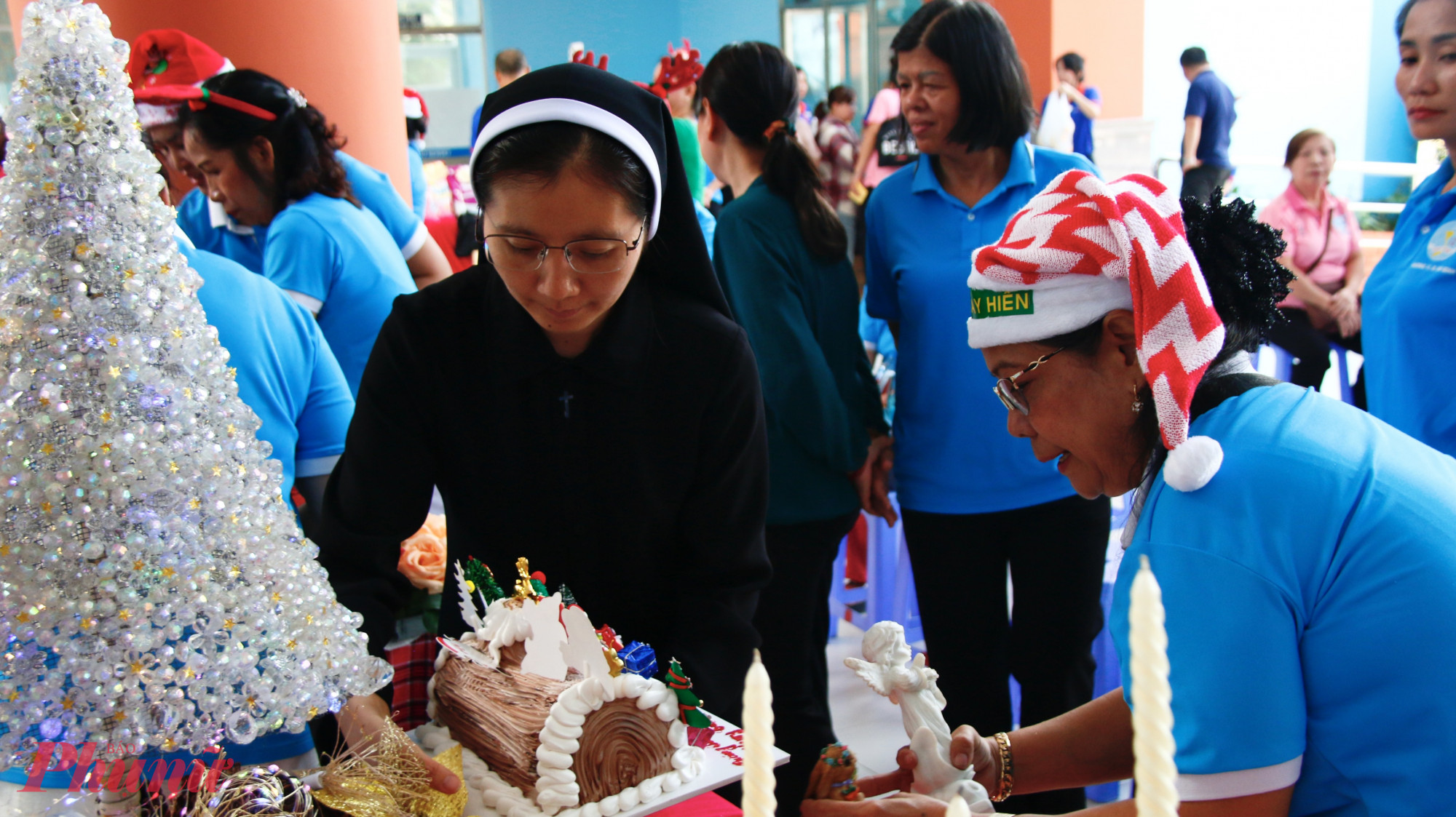 Hội thi chia làm 6 cụm thi đến từ 45 chi hội khu phố