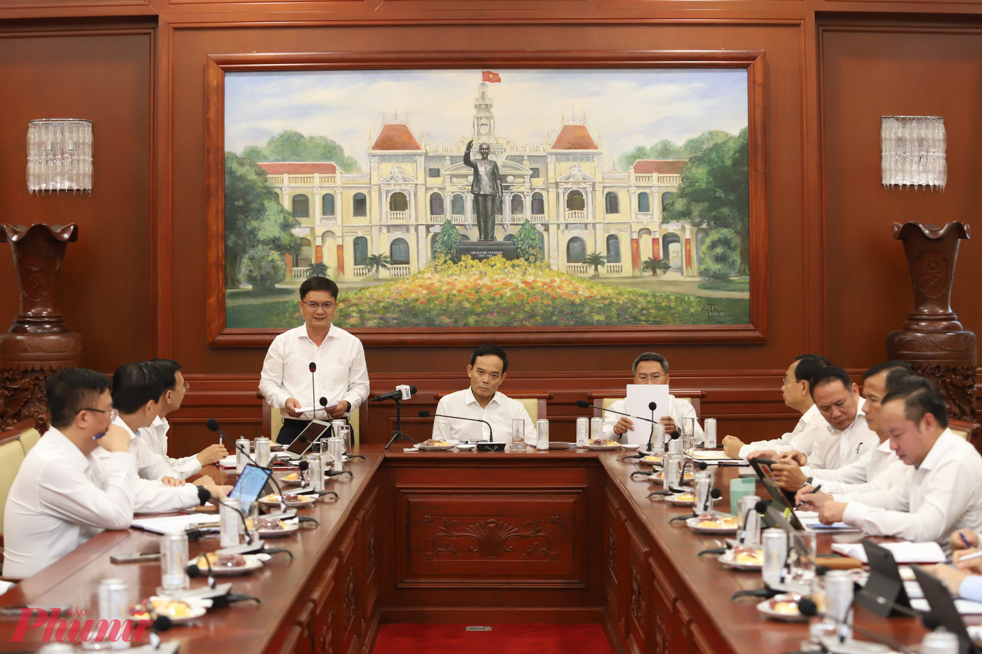 Bí thư Thành ủy TPHCM xúc động trước những việc “rất nhỏ” vì người dân Phiên thảo luận tổ trong khuôn khổ Hội nghị lần thứ 2 Ban Chấp hành Đảng bộ TPHCM khóa I - Ảnh: Thanh Tâm