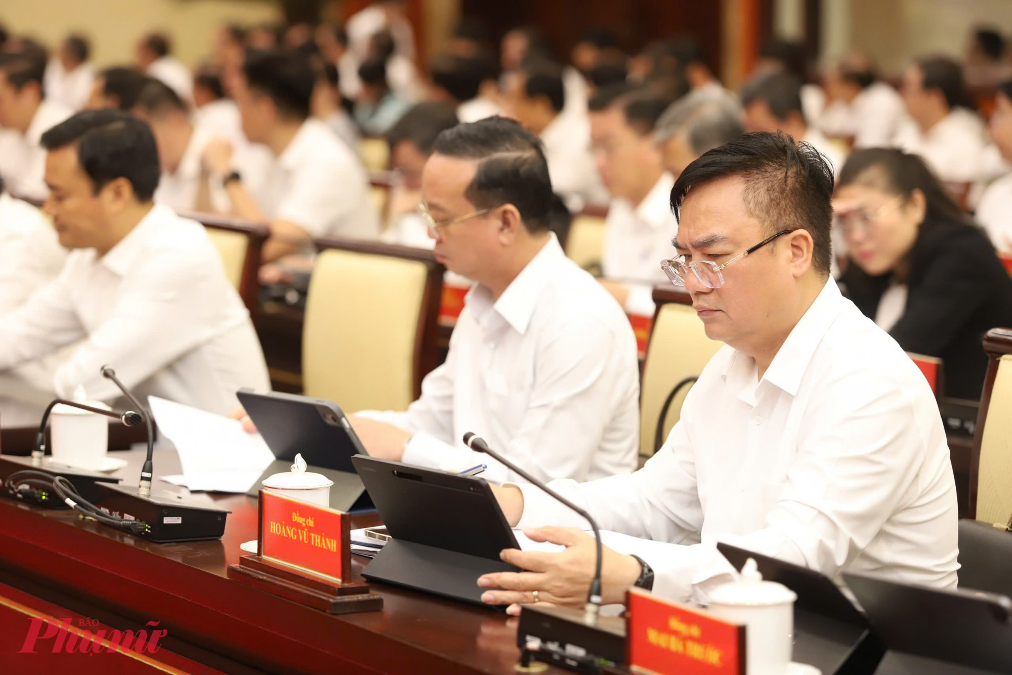 Bí thư Thành ủy Trần Lưu Quang đề nghị “Việc khó không né, việc mới không chờ, việc liên quan không đùn đẩy” Các đại biểu tham dự Hội nghị lần thứ 2 Ban Chấp hành Đảng bộ TPHCM nhiệm kỳ 2025-2030 - Ảnh: Thanh Tâm