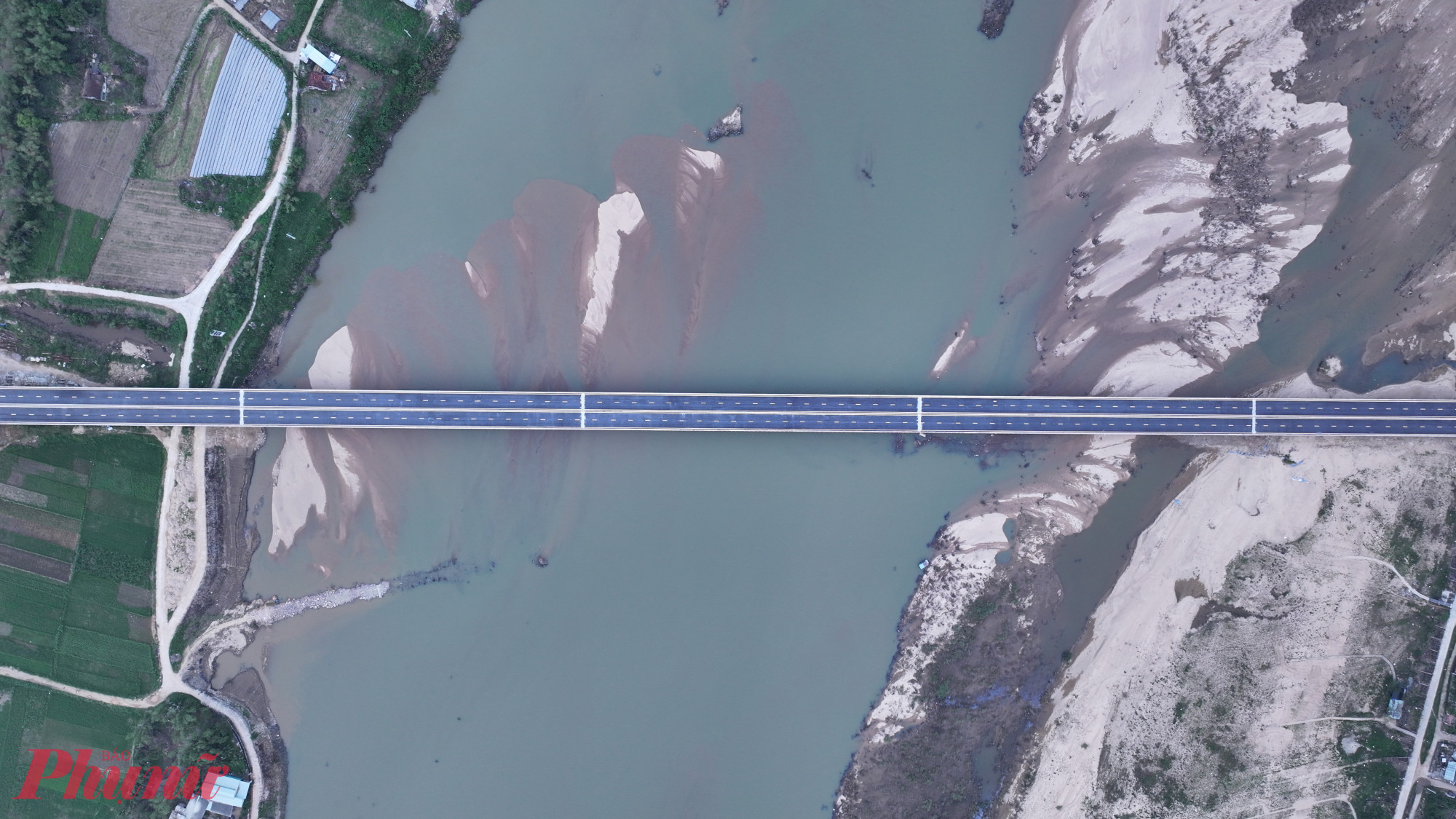 Dự án gồm 2 gói thầu gồm: Gói thầu 11-XL từ Km0+00 – Km23+500 và gói thầu 12-XL từ Km23+500 –Km70+091. Chủ đầu tư đã tổ chức 86 mũi thi công, 520 thiết bị, máy móc và 790 nhân sự để phục vụ thi công công trình. 