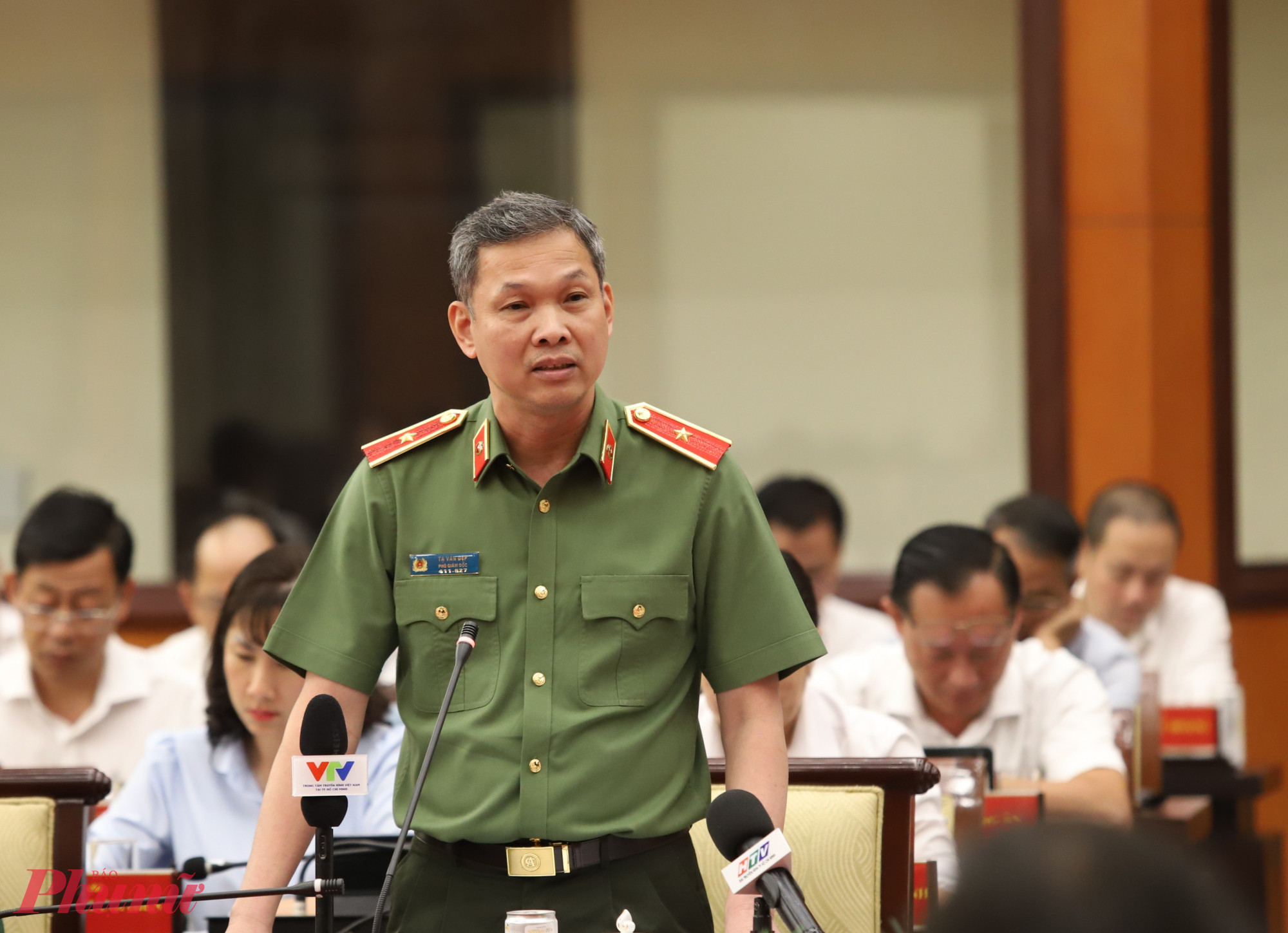 Hội nghị Thành ủy thảo luận về 4 yêu cầu lớn của Tổng Bí thư Tô Lâm Thiếu tướng Tạ Văn Đẹp - Phó giám đốc Công an TPHCM phát biểu ý kiến tại hội nghị - Ảnh: Thanh Tâm