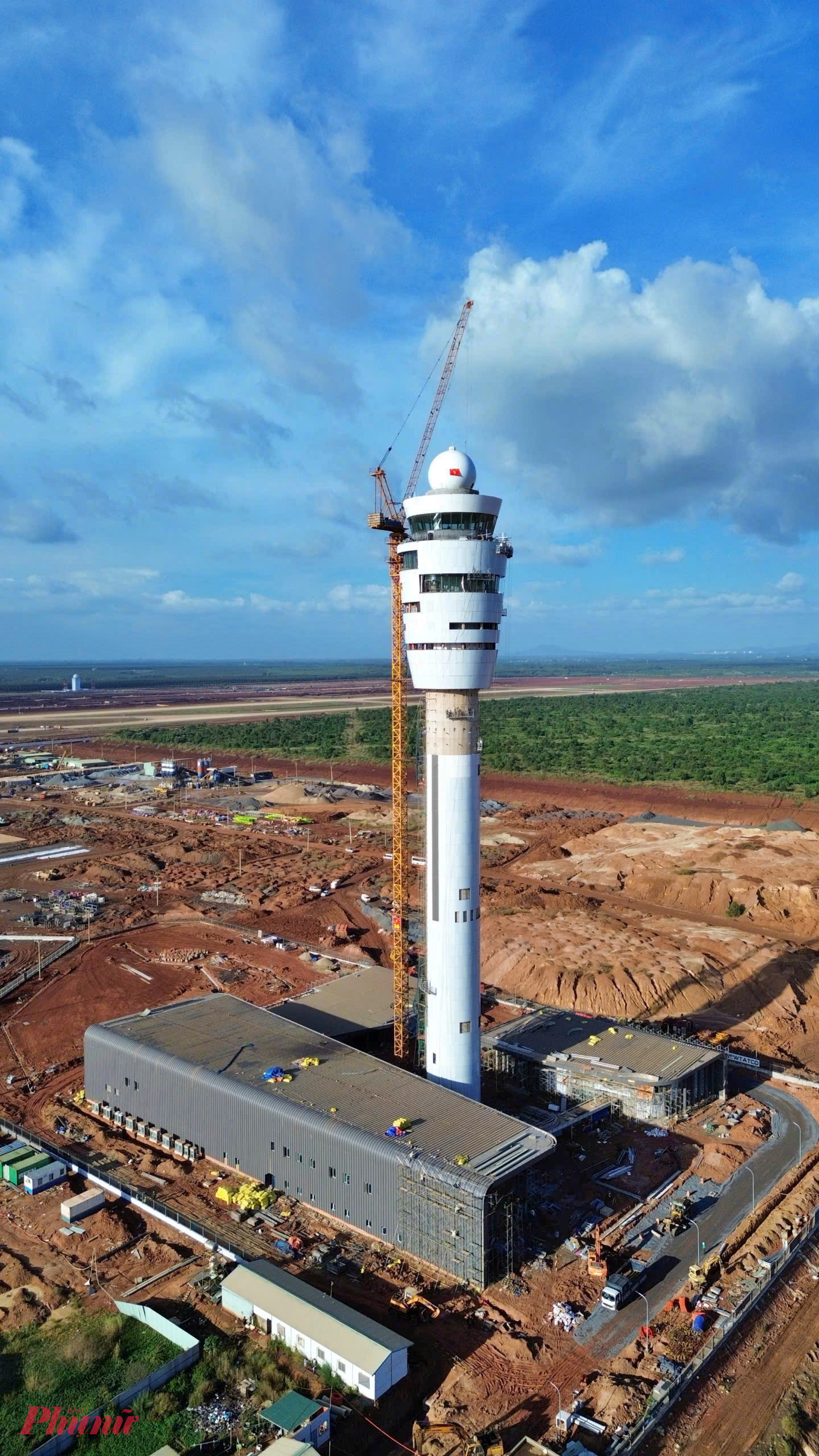 Tháp không lưu sân bay Long Thành - Ảnh: Khuất Nguyên