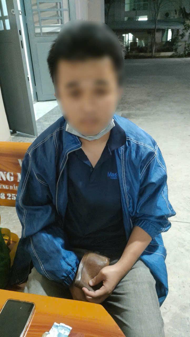 T thời điểm được cảnh sát giải cứu. Ảnh: CA