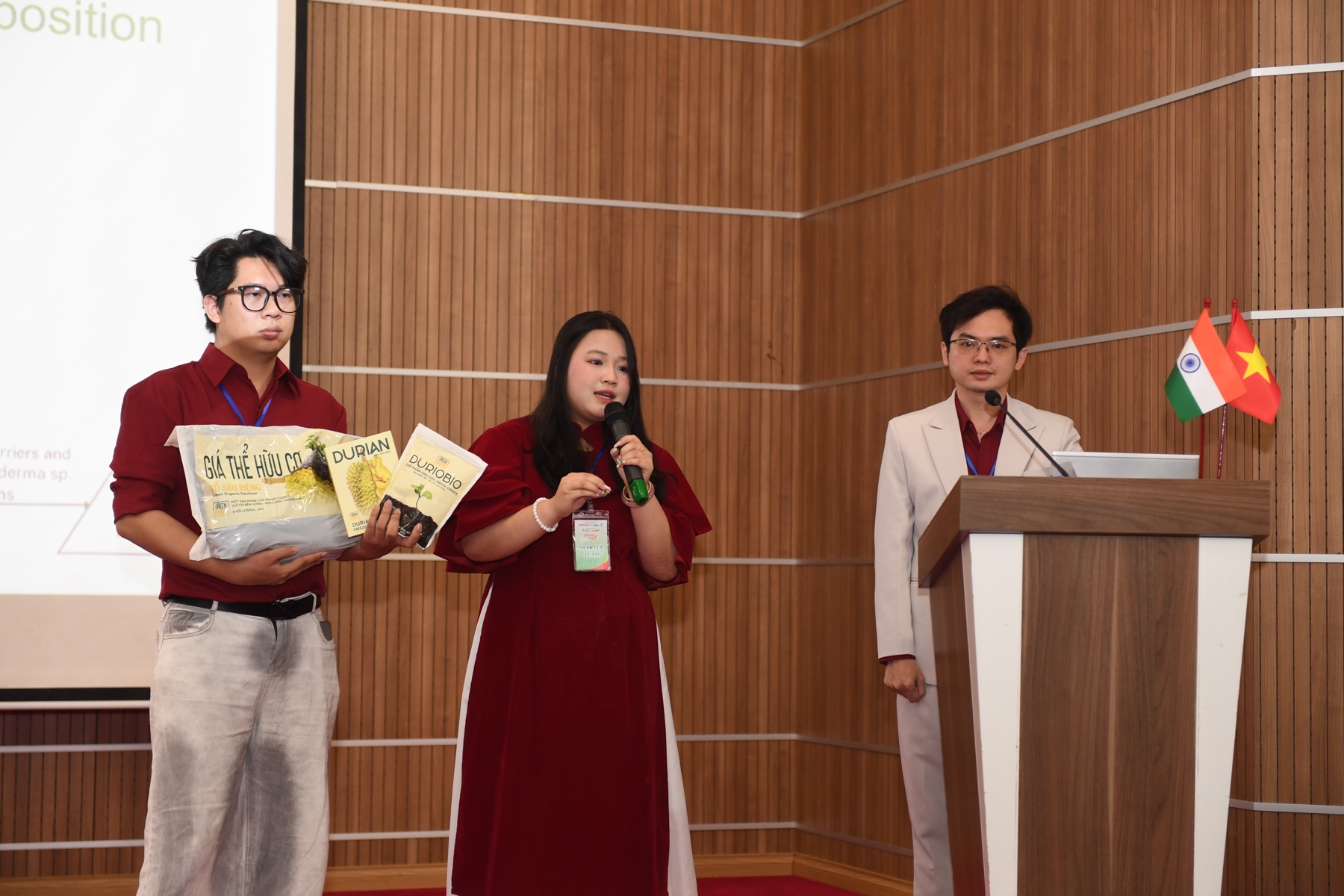 Các đội thi xuất sắc nhất của “Chuyến bay Khởi nghiệp” từ Việt Nam và Ấn Độ đã cùng nhau thi tài tại Hà Nội để tìm ra đội chiến thắng - Ảnh: Vietjet