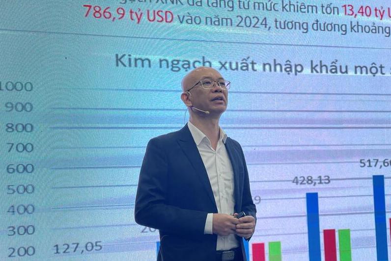 Xuất khẩu năm 2025 lập kỷ lục mới Ông Trần Thanh Hải, Phó Cục trưởng Cục Xuất nhập khẩu (Bộ Công Thương) chia sẻ tại tọa đàm.