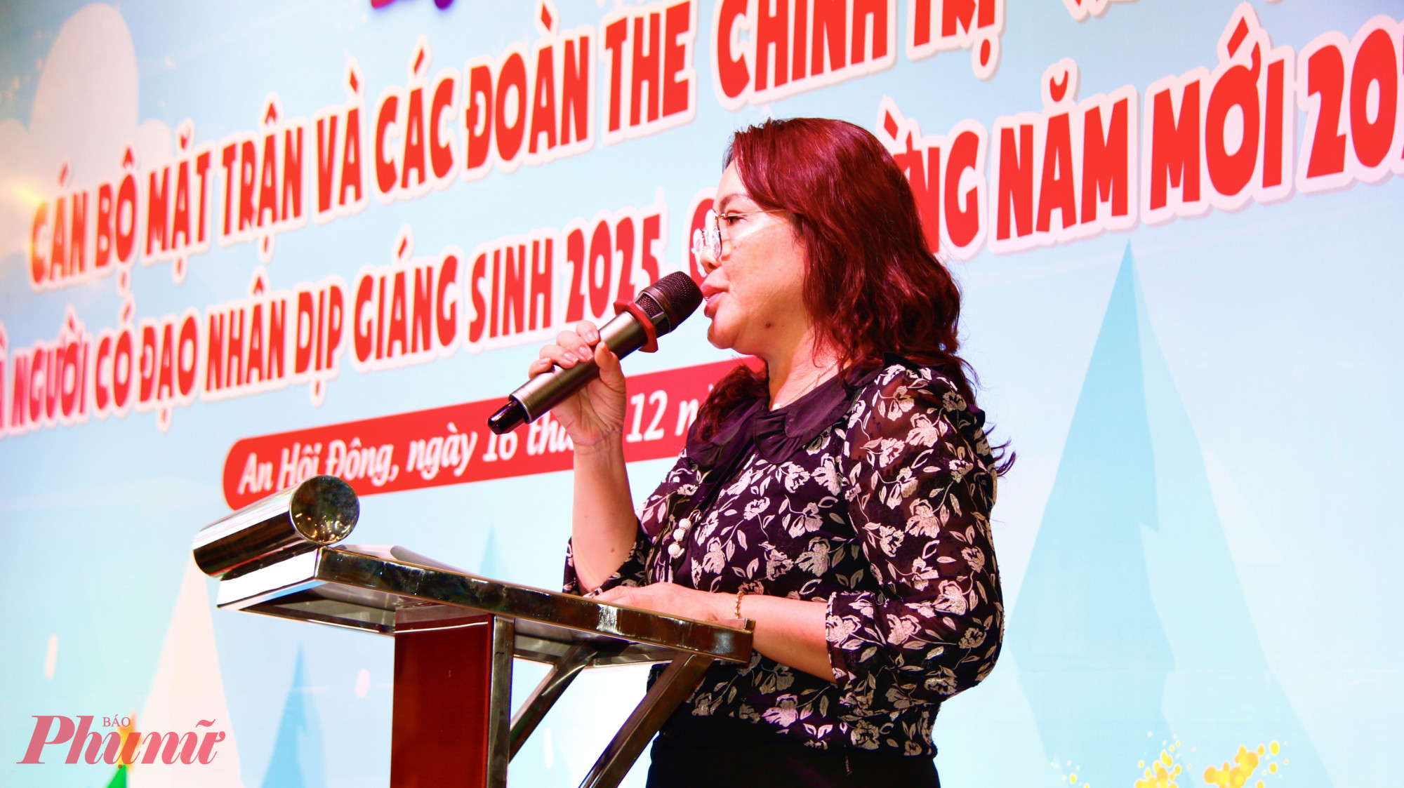 Bà Nguyễn Thị Hà – Phó bí thư Thường trực Đảng ủy phường An Hội Đông - chia sẻ tại buổi họp mặt