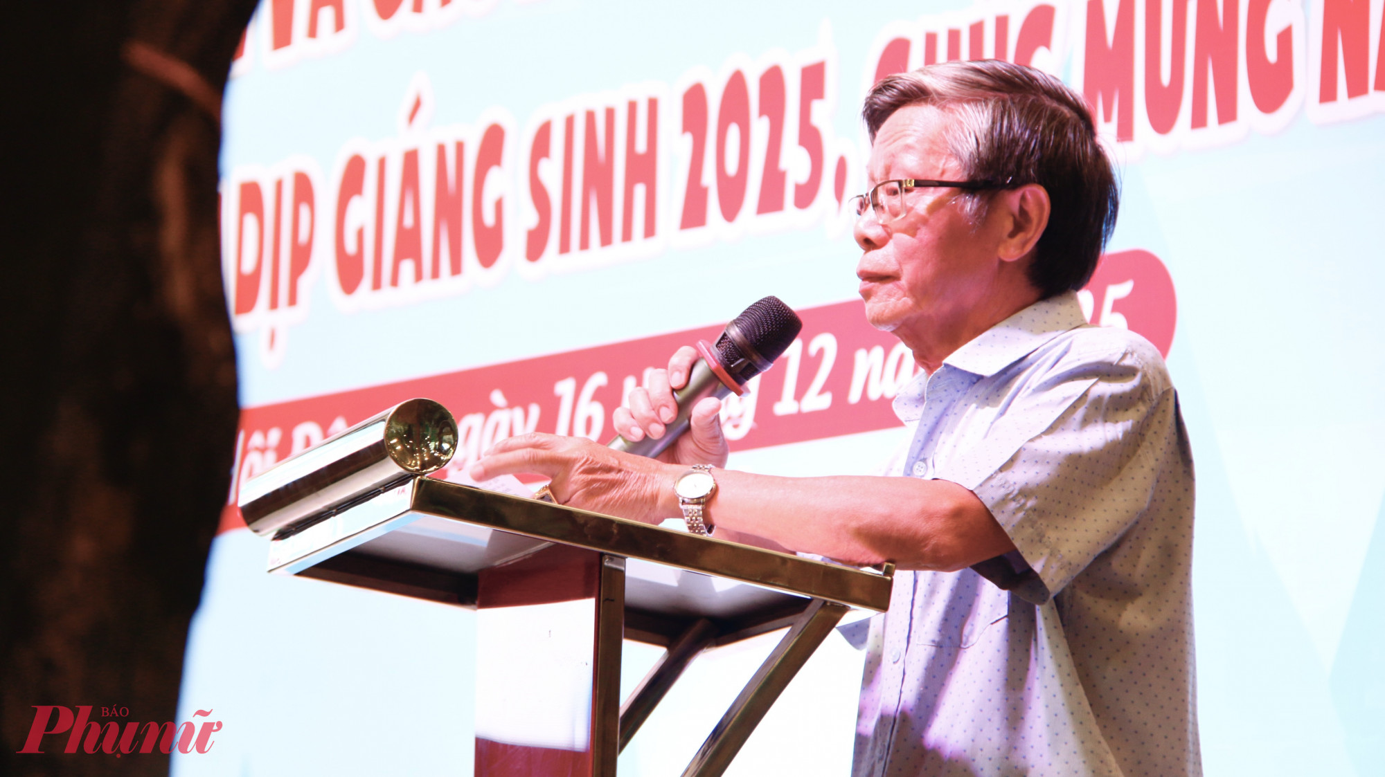 Ông Nguyễn Văn Chiến – Trưởng Ban Công tác Mặt trận khu phố 19 - chia sẻ cảm xúc tại buổi họp mặt