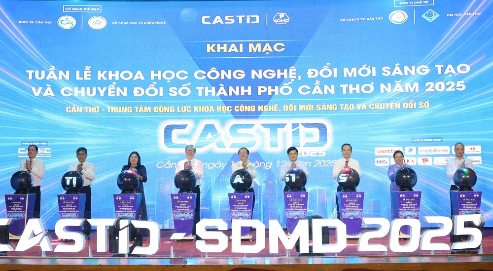 Lãnh đạo Trung ương và TP Cần Thơ ấn nút khai trương “Tuần lễ KHCN Cần Thơ 2025”