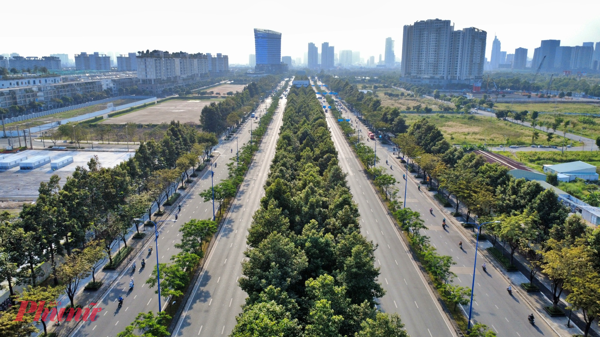 Theo Trung tâm Quản lý điều hành giao thông đô thị (Sở Xây dựng TPHCM), dự án làn riêng cho xe đạp trên đường Mai Chí Thọ được triển khai từ ngày 1/10 và dự kiến hoàn thành trong 3 tháng. 