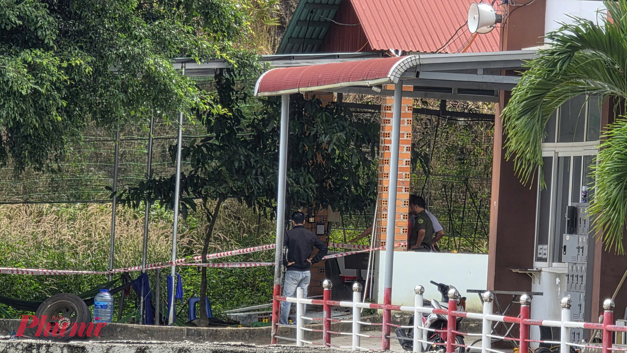 Cơ quan chức năng đang điều tra, làm rõ nguyên nhân vụ việc - Ảnh: N.H.