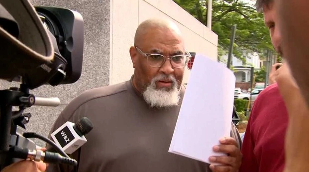 Cedric Lodge, - cựu quản lý nhà xác Trường Y Harvard lĩnh án tù vì buôn bán thi thể