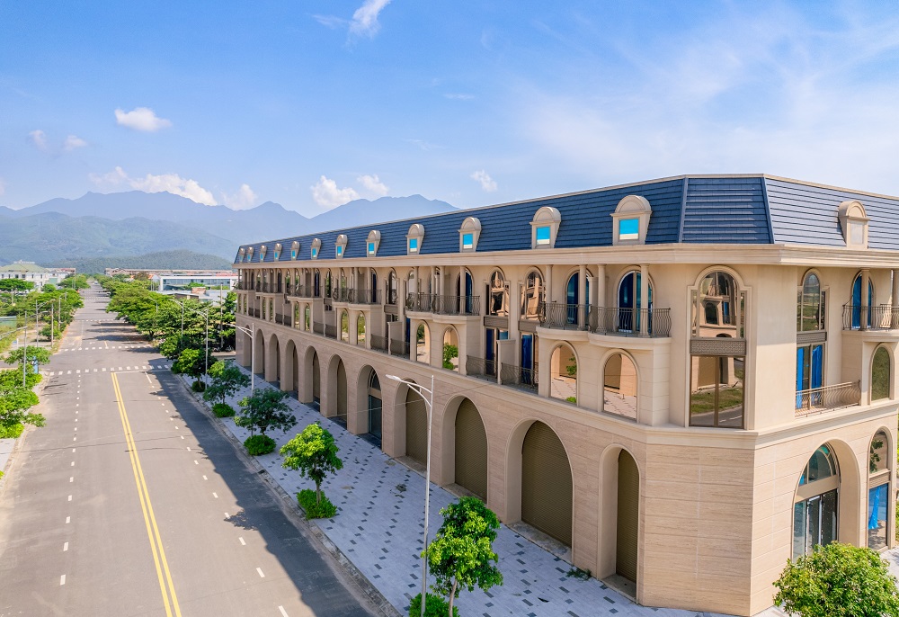 Dragon City Park sở hữu vị trí đắc địa trên đường số 5, phường Hải Vân, thành phố Đà Nẵng. Dự án nằm ngay điểm giao thoa của các tuyến giao thông huyết mạch: Nguyễn Tất Thành nối dài, Quốc lộ 1A và cao tốc Đà Nẵng - Quảng Ngãi