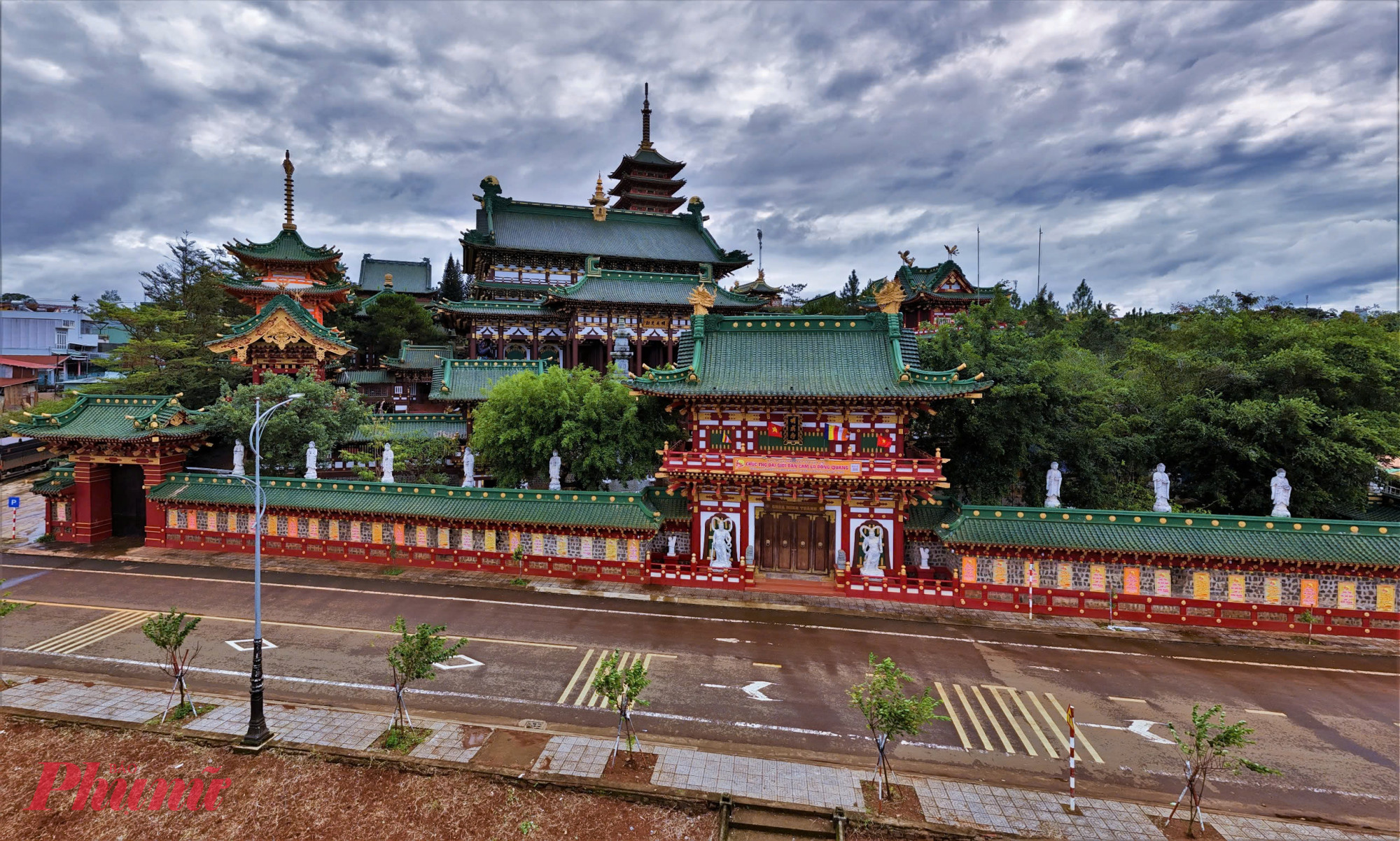 Chùa Minh Thành được xây dựng từ năm 1964 và trở thành một địa điểm tâm linh, nơi thờ cúng, dâng hương của người dân địa phương và du khách thập phương. 