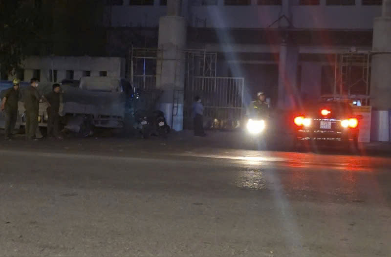 Lực lượng chức năng có mặt tại hiện trường để điều tra vụ việc