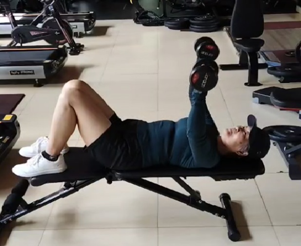 Theo bà Bắc, tập kháng lực chính là cách hiệu quả để duy trì sức mạnh, tăng độ dẻo dai và linh hoạt cho cơ thể