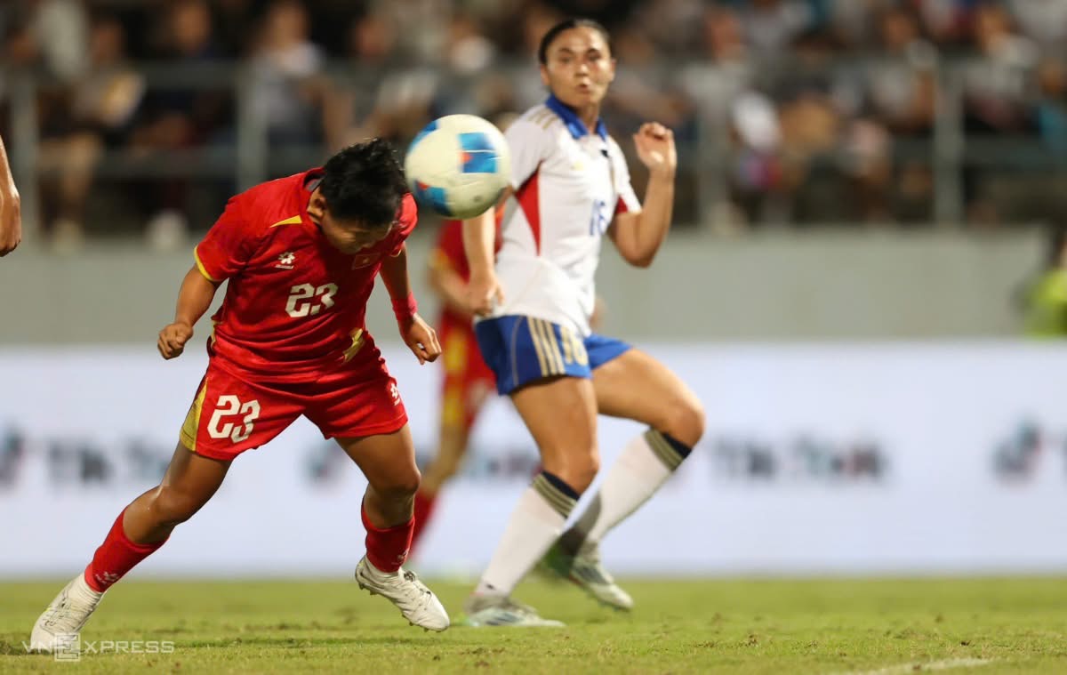 Và bàn thắng tuyệt đẹp của Bích Thùy đã bị trọng tài từ chối công nhận
