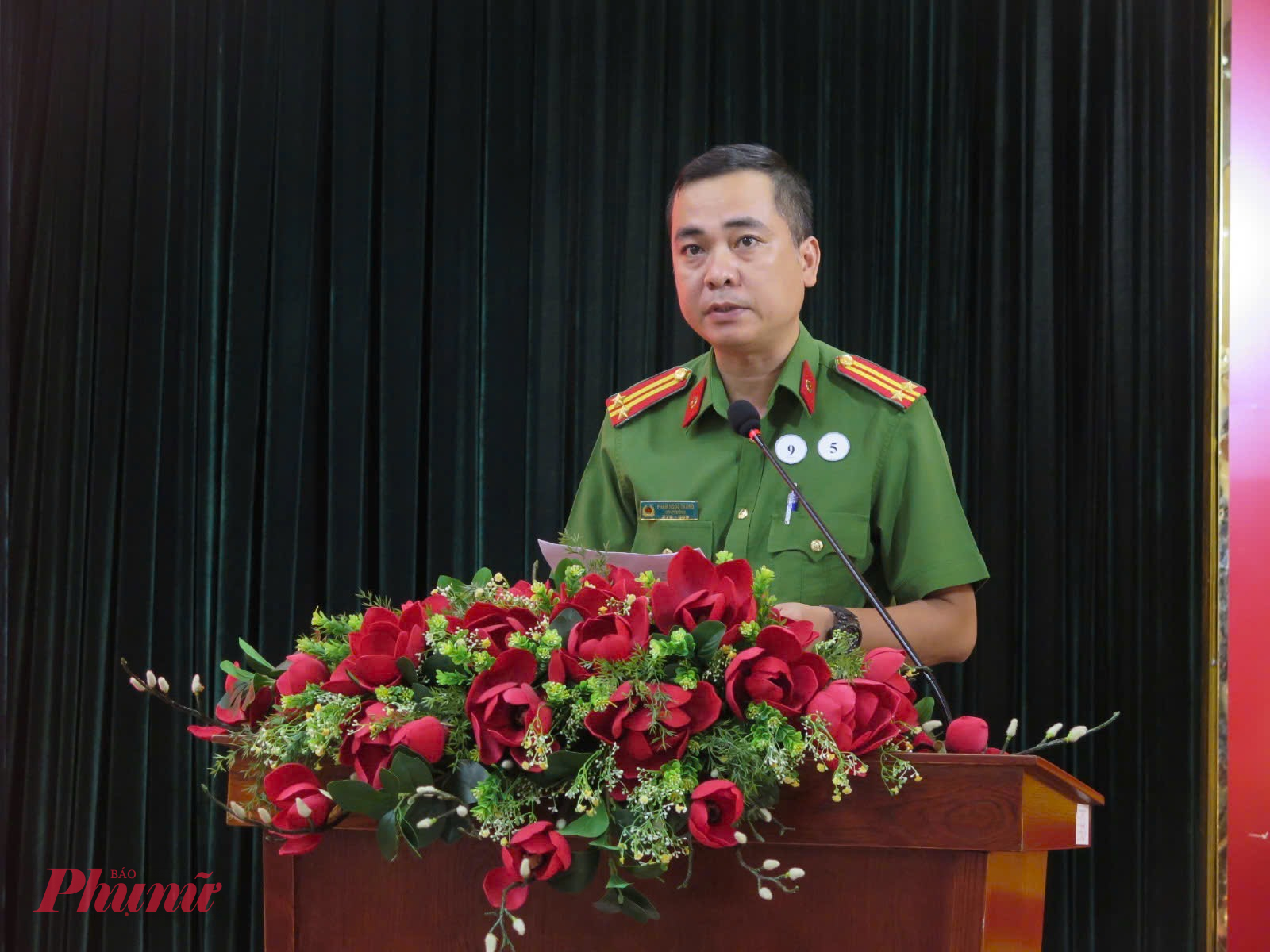 Ông Đặng Ngọc Thăng - Trưởng công an phường Tân Định phát biểu về các nhiệm vụ, giải pháp trọng tâm trong công tác phòng chống tội phạm, đảm bảo an ninh trật tự an toàn xã hội năm 2026 - Ảnh: Thanh Tâm