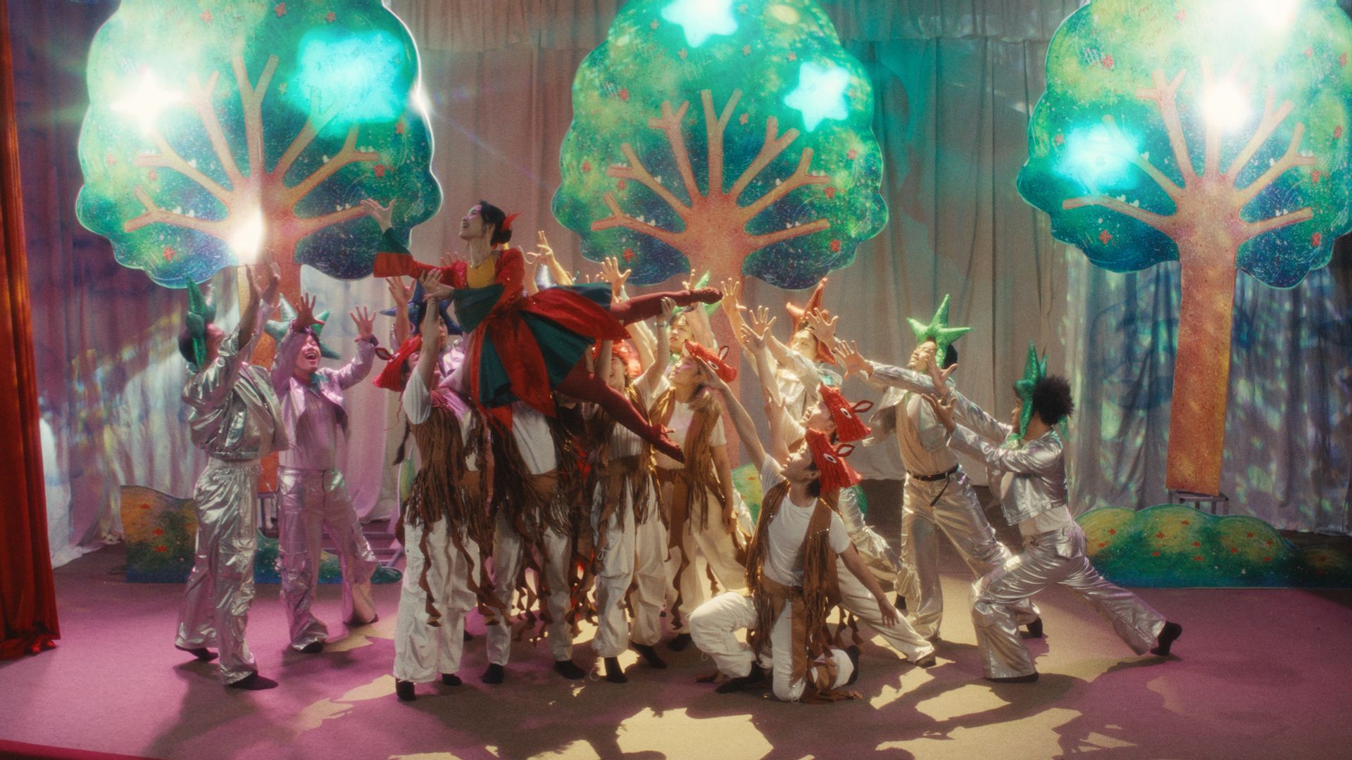 Phim thuộc thể loại tình cảm gia đình, có yếu tố âm nhạc 