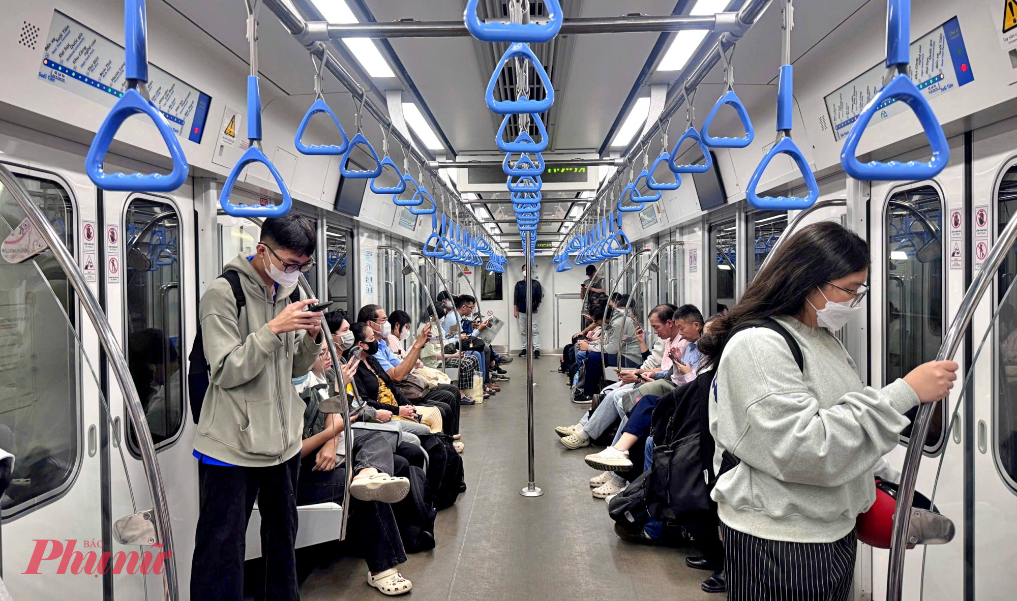 Metro số số 1 vận chuyển gần 19 triệu lượt khách sau một năm khai thác - Ảnh: Nguyễn Văn