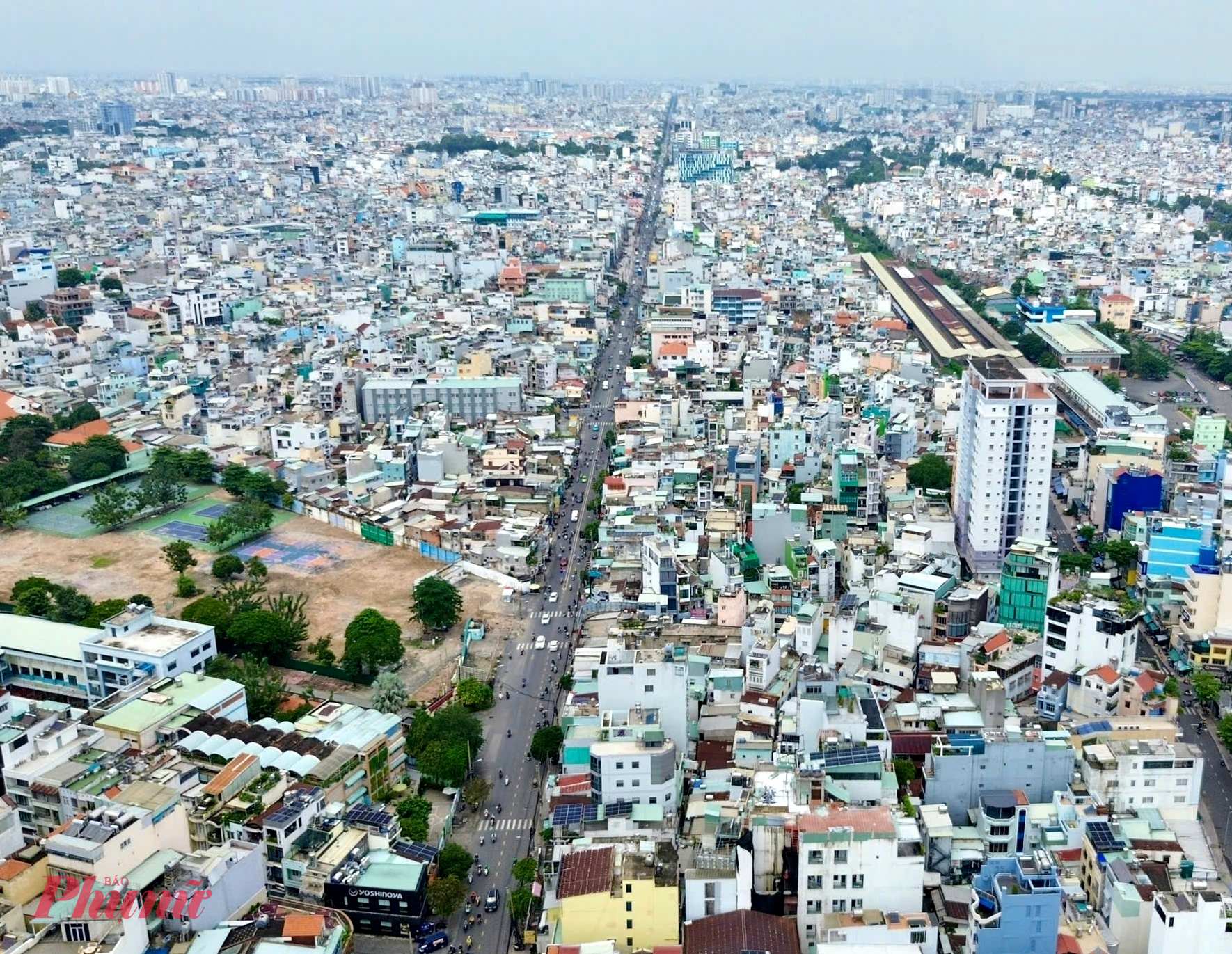 Trục đường Cách Mạng Tháng 8, nơi tuyến metro số 2 đi qua - Ảnh: Nguyễn Văn